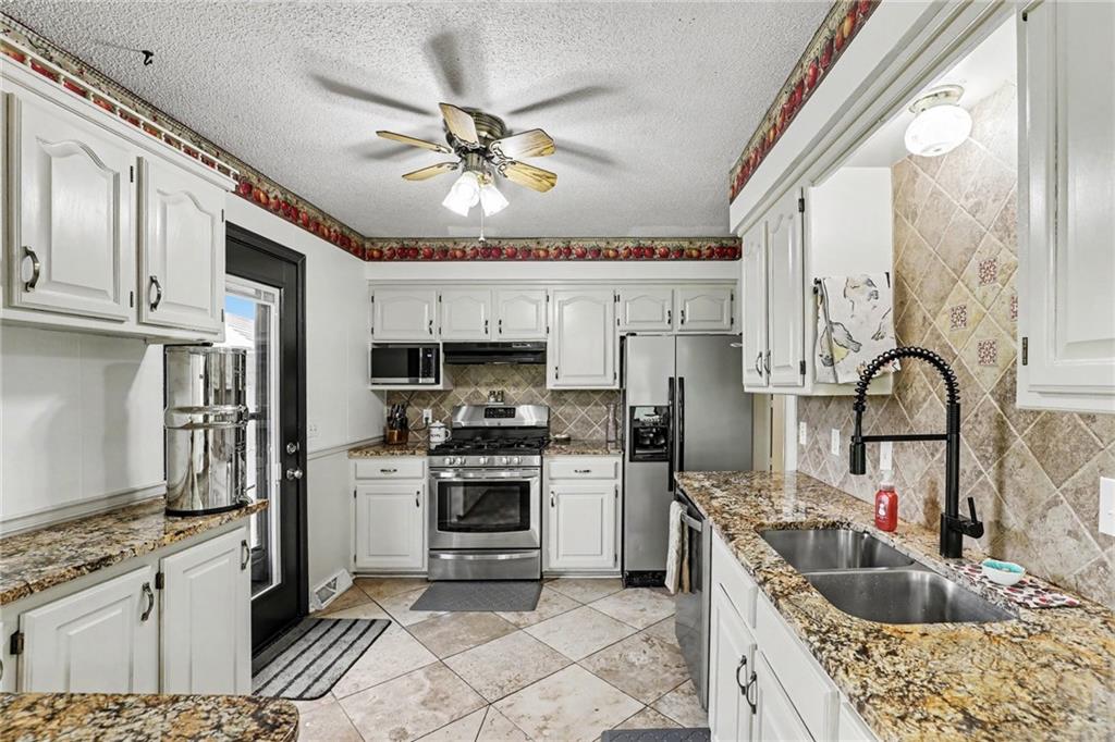300 East Casey Road Lone Jack, MO 64070 - Photo 7 of 46