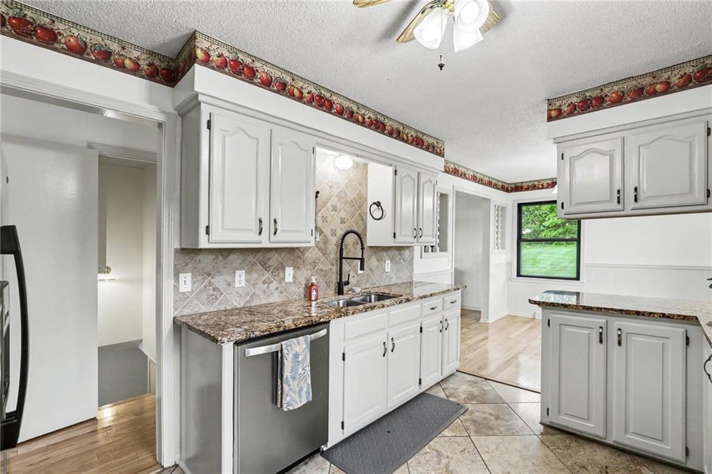 300 East Casey Road Lone Jack, MO 64070 - Photo 8 of 46