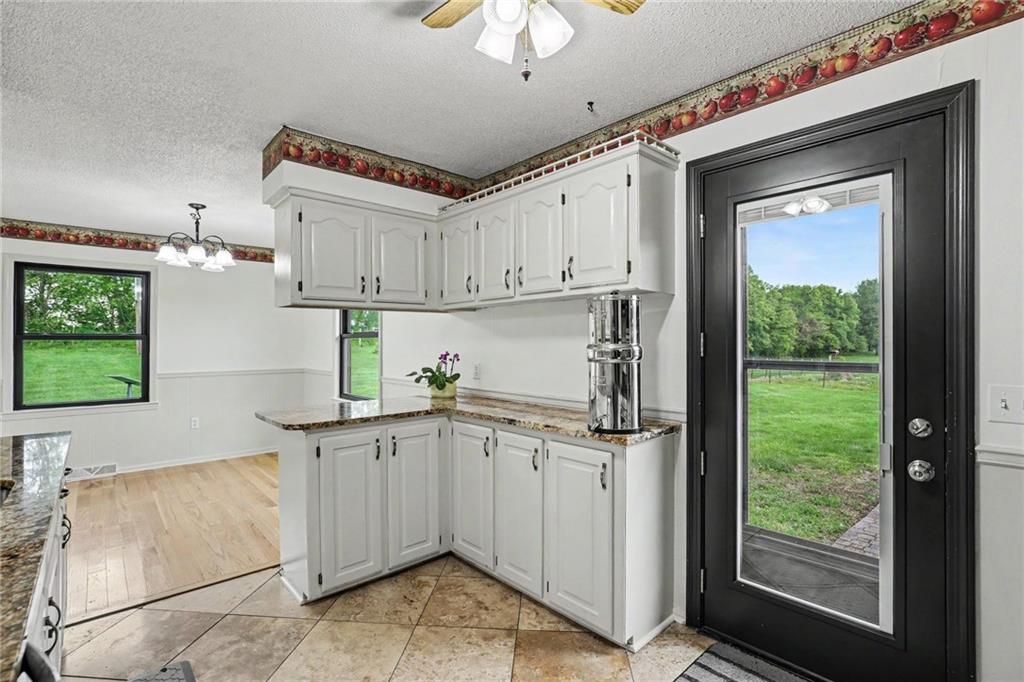 300 East Casey Road Lone Jack, MO 64070 - Photo 9 of 46