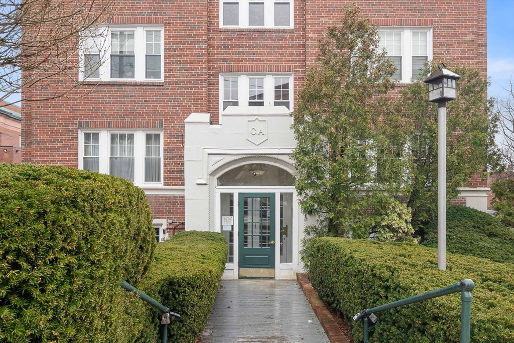21 Bradlee Road, Unit 32 Medford, MA 02155 - Photo 1 of 20