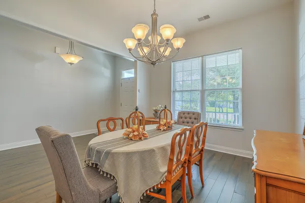 $568,800 | 139 Back Tee Circle, Summerville, SC 29485