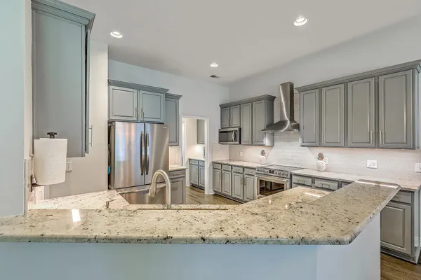 $568,800 | 139 Back Tee Circle, Summerville, SC 29485