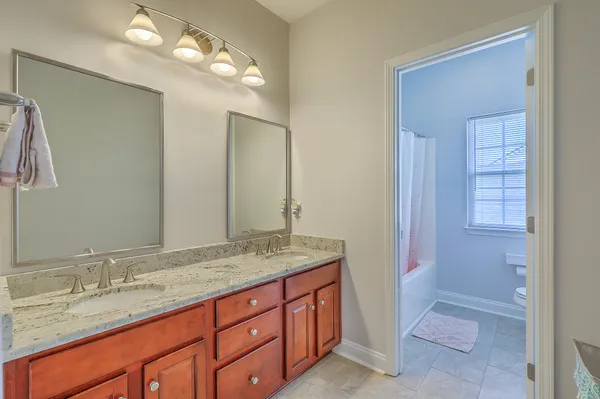 $568,800 | 139 Back Tee Circle, Summerville, SC 29485