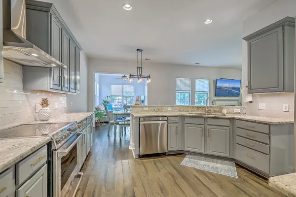 $568,800 | 139 Back Tee Circle, Summerville, SC 29485