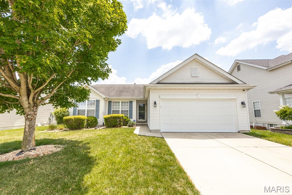 3033 Wye Oak Drive Belleville, IL 62221 - Photo 1 of 33