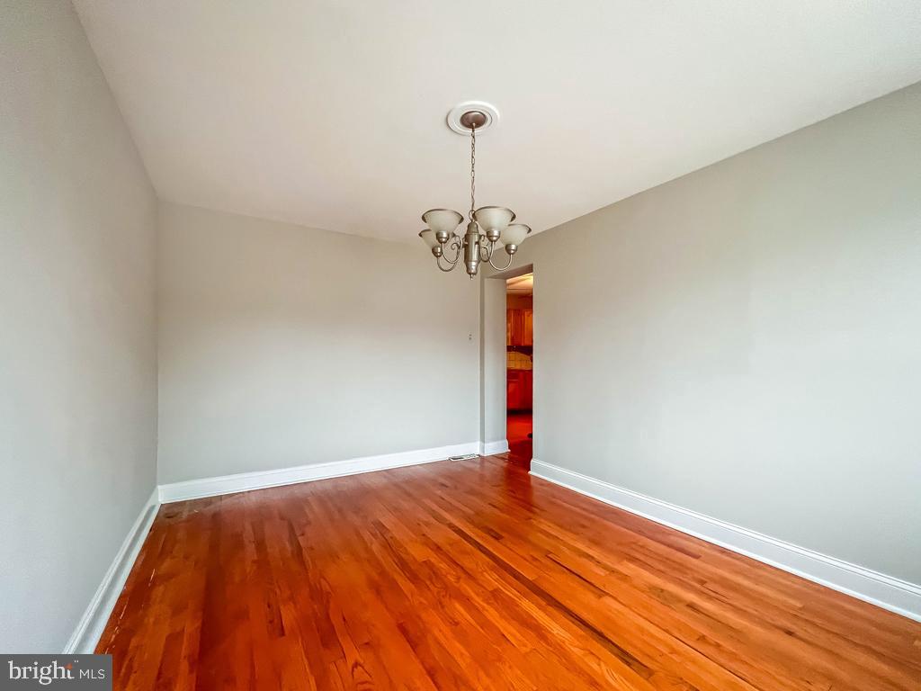 10 Makefield Road Morrisville, PA 19067 - Photo 13 of 46 a very nice looking room with a large window