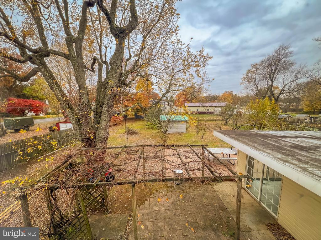 10 Makefield Road Morrisville, PA 19067 - Photo 36 of 46 a view of an ocean with city