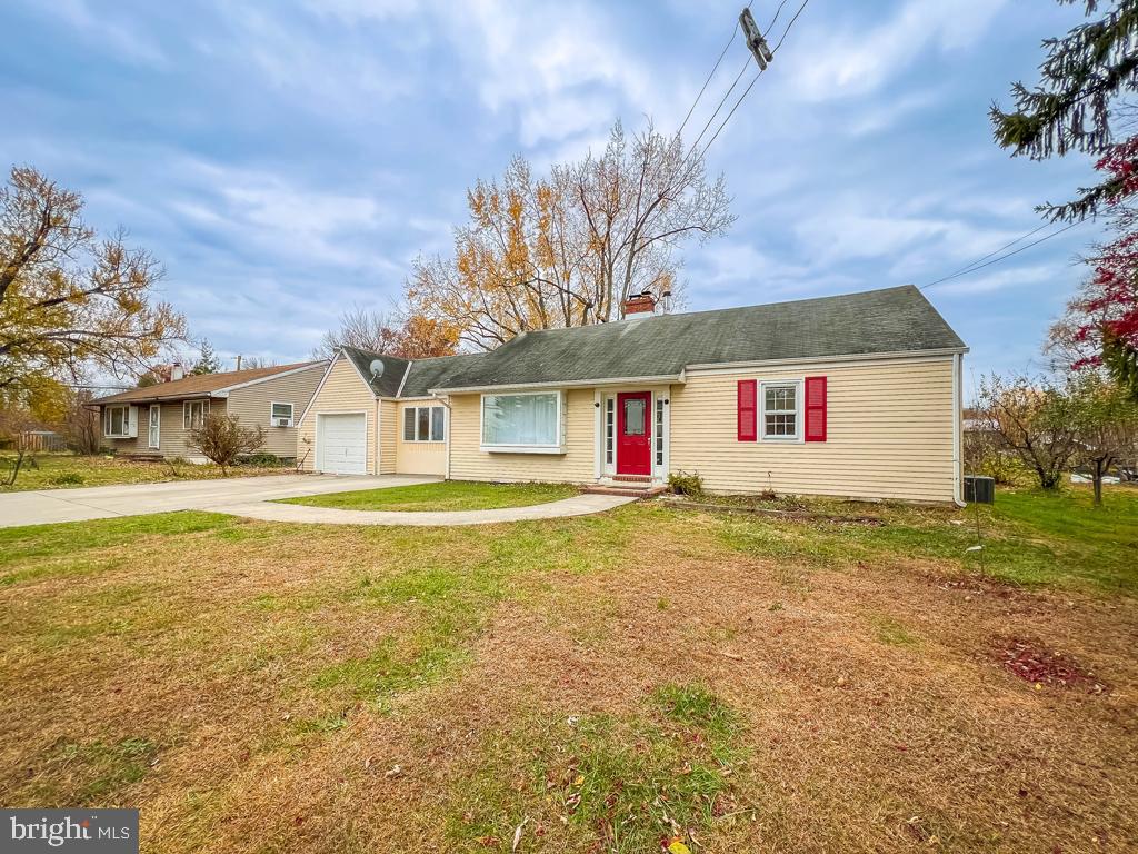 10 Makefield Road Morrisville, PA 19067 - Photo 46 of 46 a front view of a house with a big yard