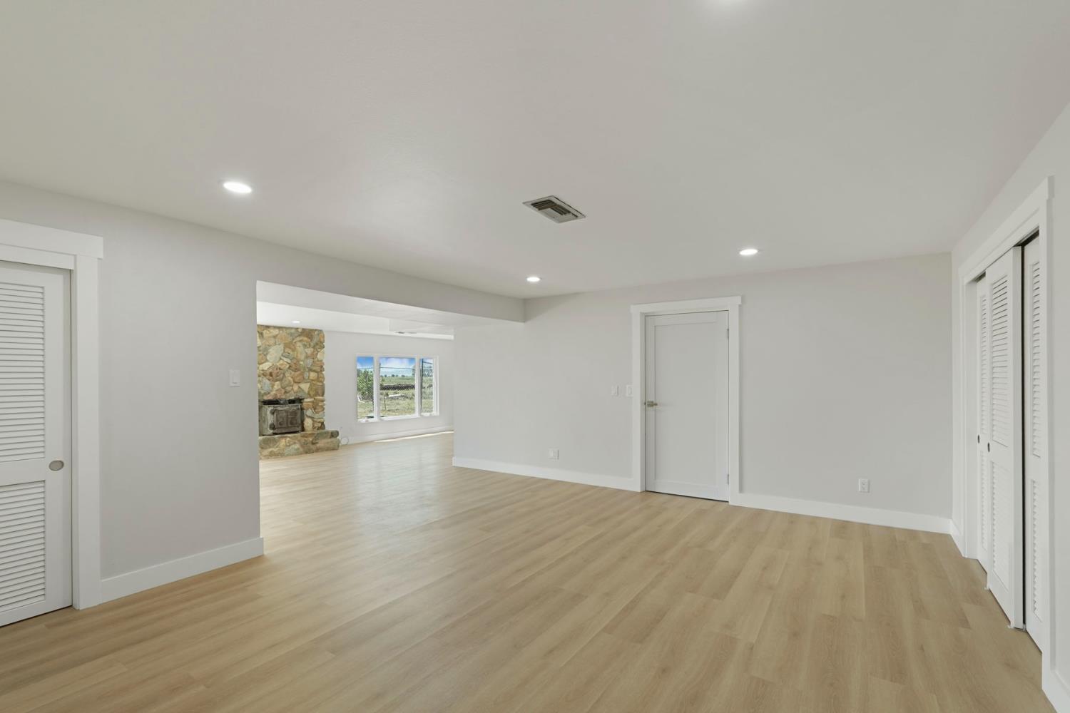 2650 West Twitchell Island Road Rio Vista, CA 94571 - Photo 48 of 60 a view of empty room with wooden floor