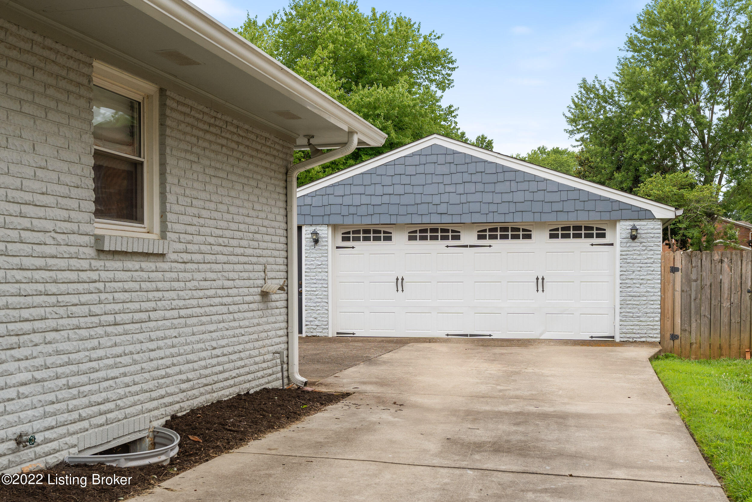 6711 Windhurst Road Louisville, KY 40207 - Photo 4 of 62 6711 Windhurst Road-04