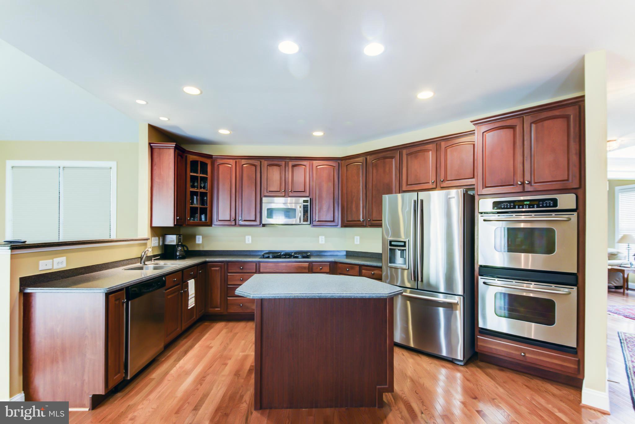 33 Johnson Road Pasadena, MD 21122 - Photo 2 of 27 Kitchen