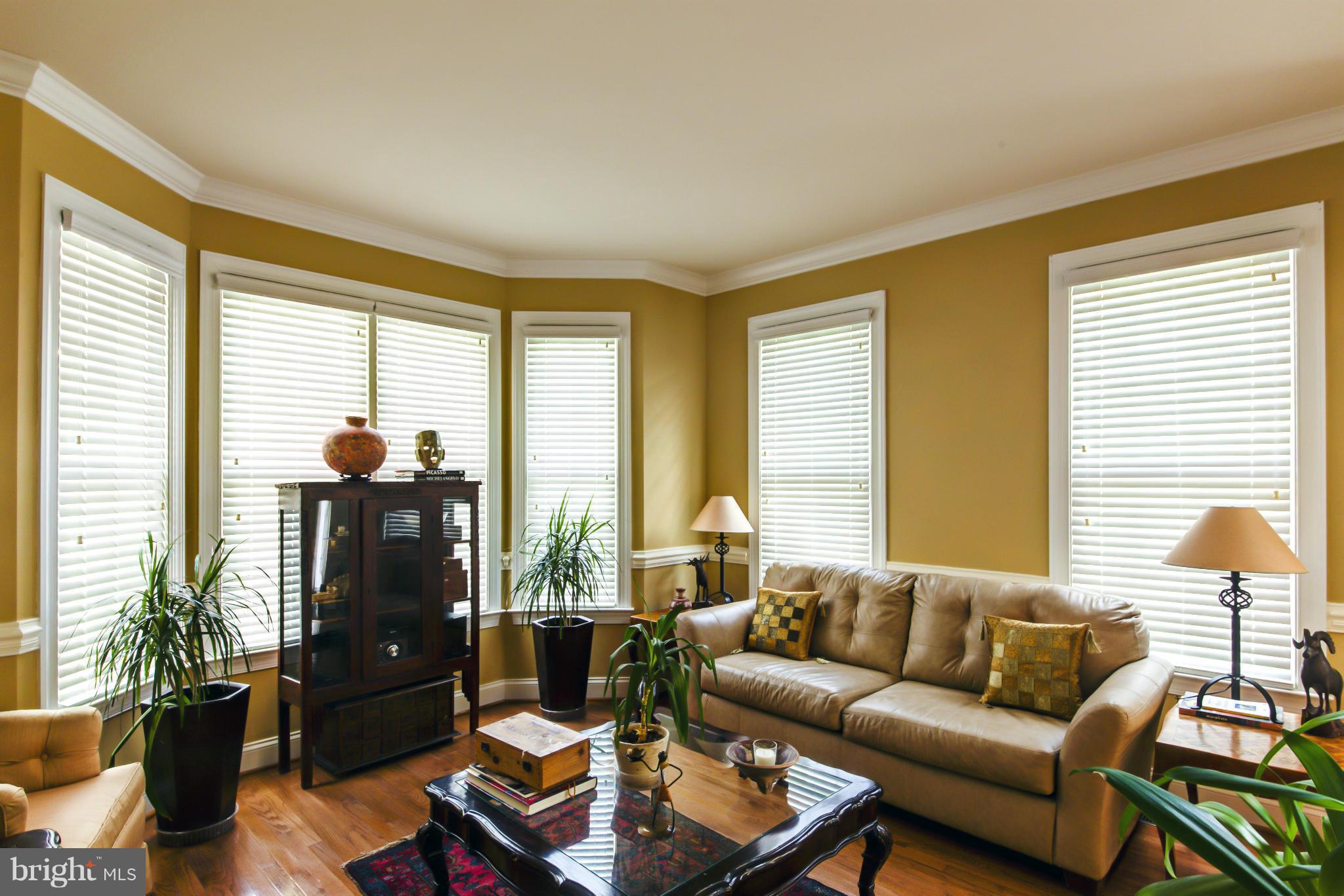 33 Johnson Road Pasadena, MD 21122 - Photo 22 of 27 Living Room