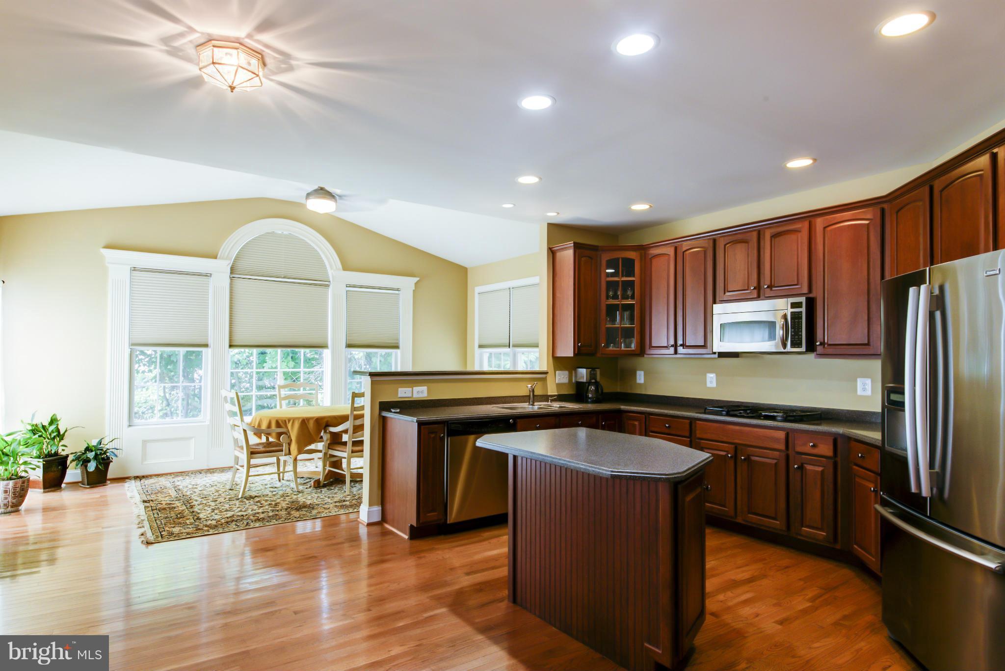 33 Johnson Road Pasadena, MD 21122 - Photo 4 of 27 Kitchen