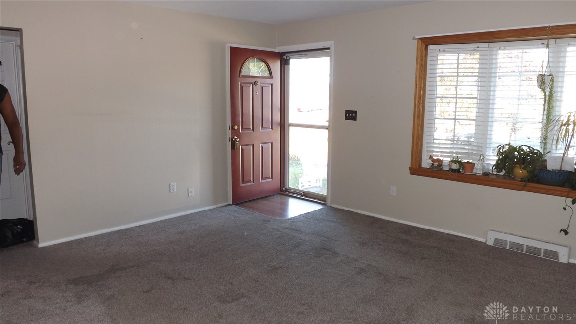 701 Rutgers Road Riverside, OH 45431 - Photo 2 of 15