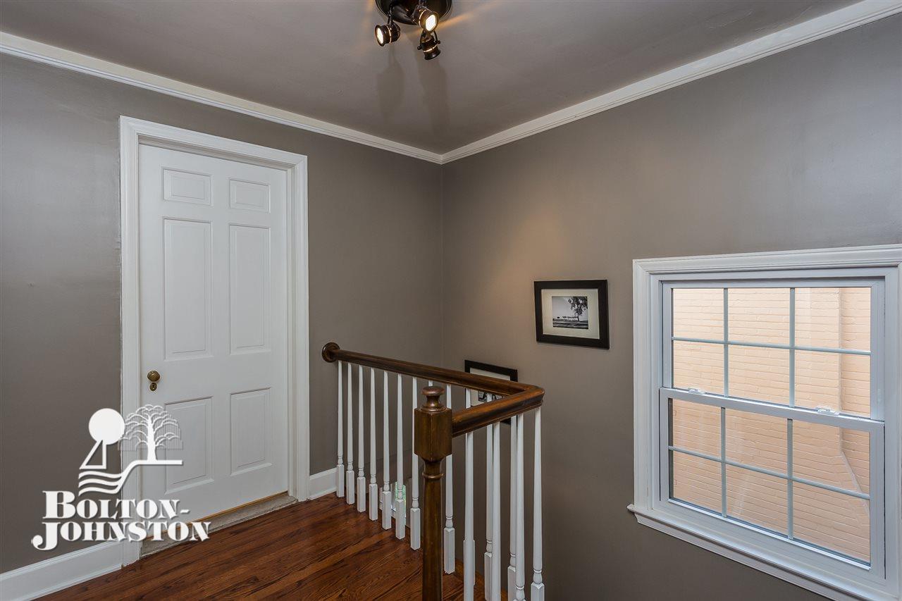 317 Merriweather Road Grosse Pointe, MI 48236 - Photo 22 of 52 31327944-21.JPG