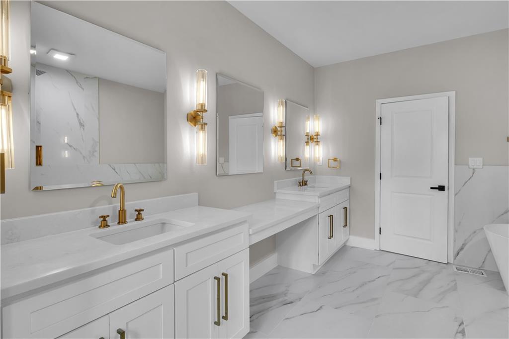 1436 Mercer Avenue Atlanta, GA 30337 - Photo 17 of 39