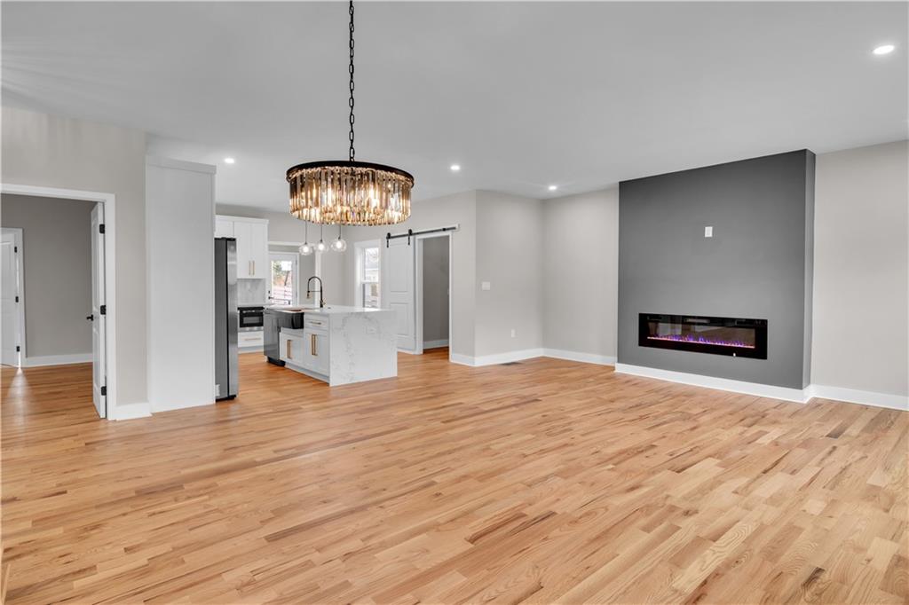 1436 Mercer Avenue Atlanta, GA 30337 - Photo 5 of 39