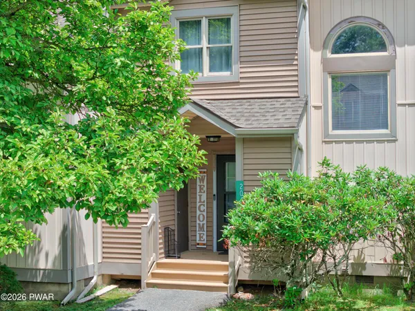$260,000 | 204 Northslope II Road, East Stroudsburg, PA 18302