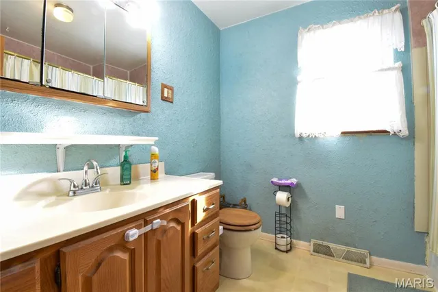 $230,000 | 927 West Corbin Street, Bethalto, IL 62010