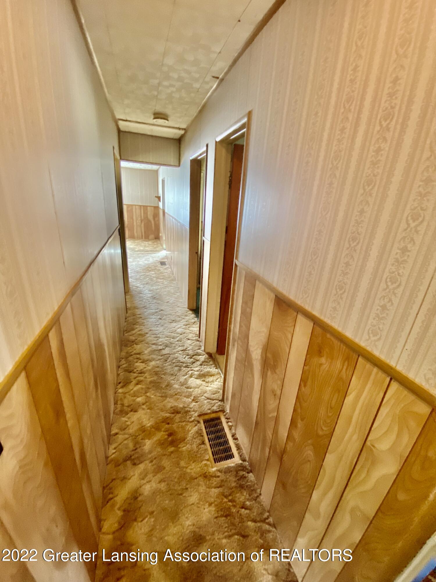 2210 South Cochran Road, Unit R4 Charlotte, MI 48813 - Photo 14 of 25 Bdrm Hall