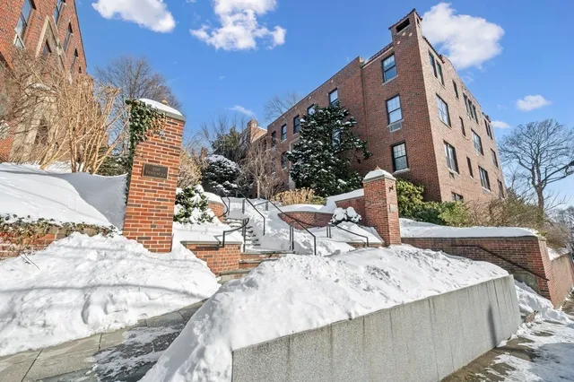 $749,000 | 315 Tappan Street, Unit 4, Brookline, MA 02445
