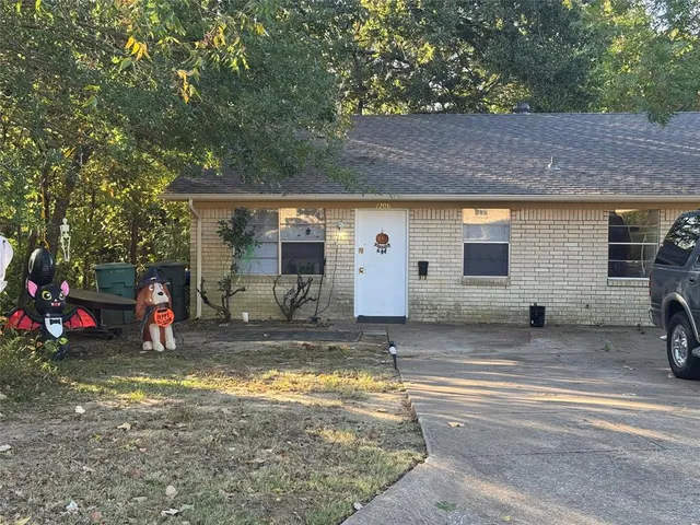 $950 | 1206-1208 West Hunt Street, Sherman, TX 75092