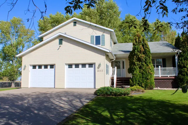 $349,900 | 322 Oriole Avenue North, Thief River Falls, MN 56701