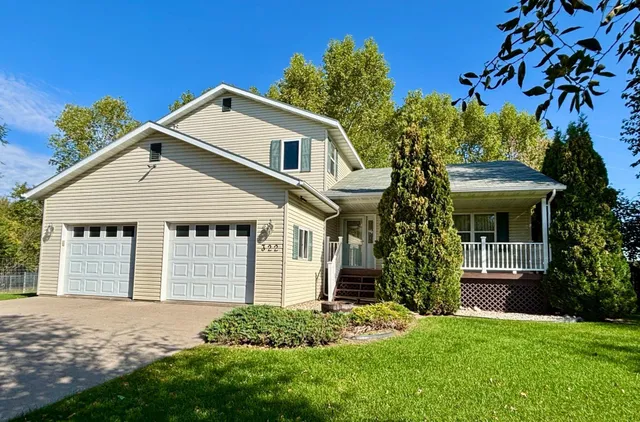 $349,900 | 322 Oriole Avenue North, Thief River Falls, MN 56701
