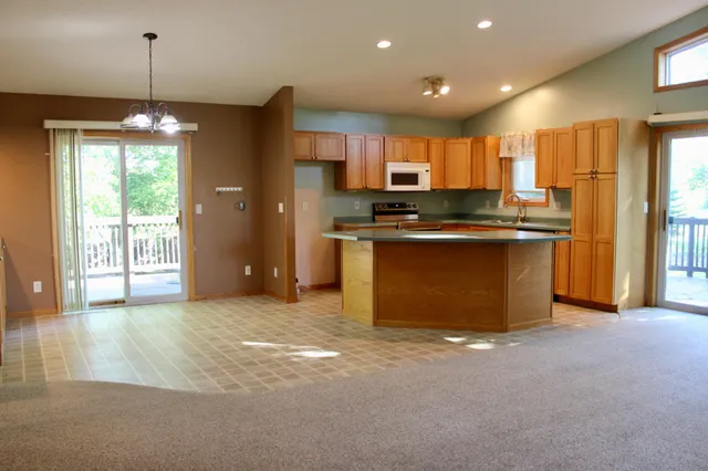 $349,900 | 322 Oriole Avenue North, Thief River Falls, MN 56701