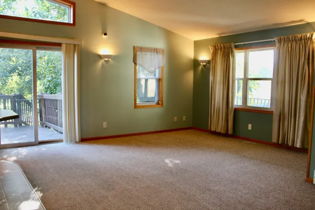 $349,900 | 322 Oriole Avenue North, Thief River Falls, MN 56701