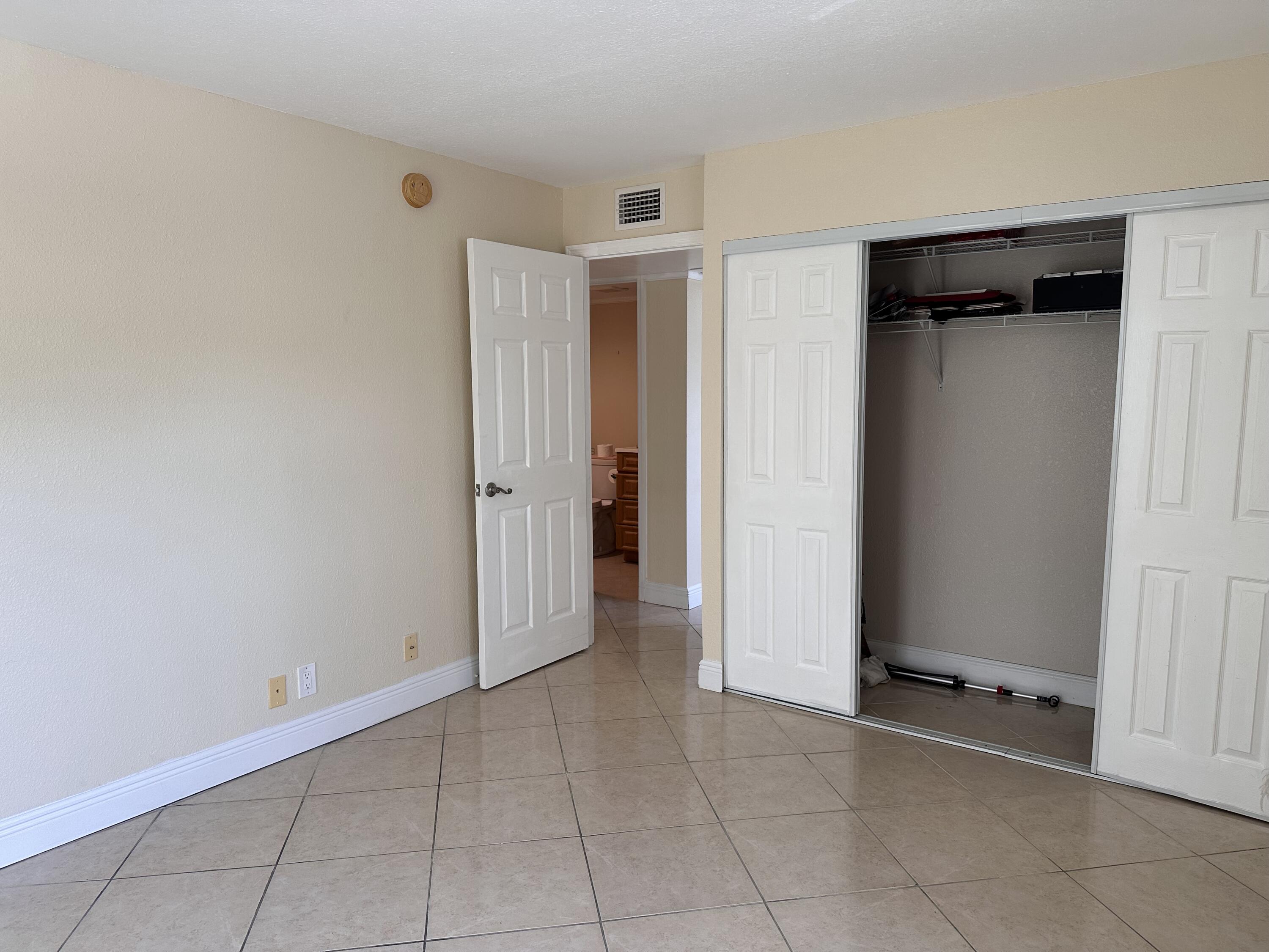 433 Saxony Way Delray Beach, FL 33446 - Photo 22 of 49 a view of an empty room
