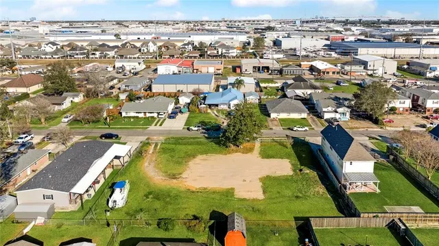 $350,000 | 668 Oak Avenue, Harahan, LA 70123