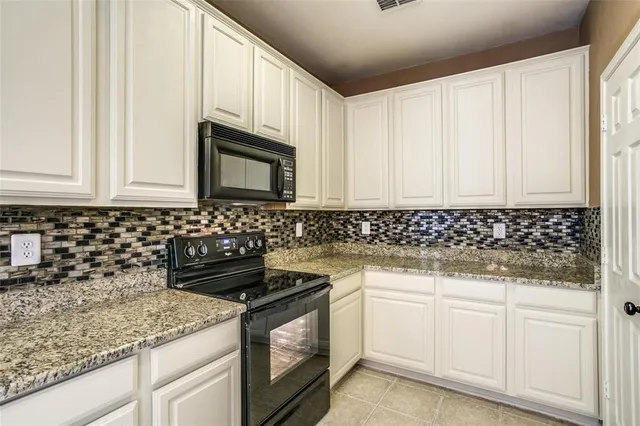 $1,950 | 1306 Shelby Court, Wylie, TX 75098