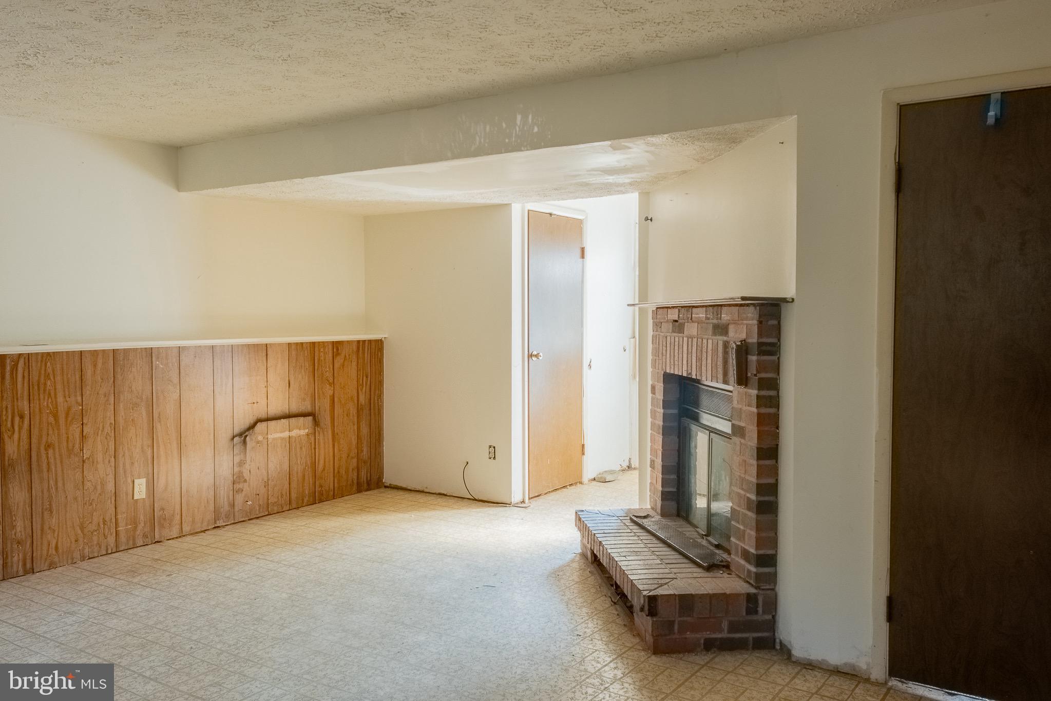 452 Center Street Frederick, MD 21701 - Photo 8 of 29