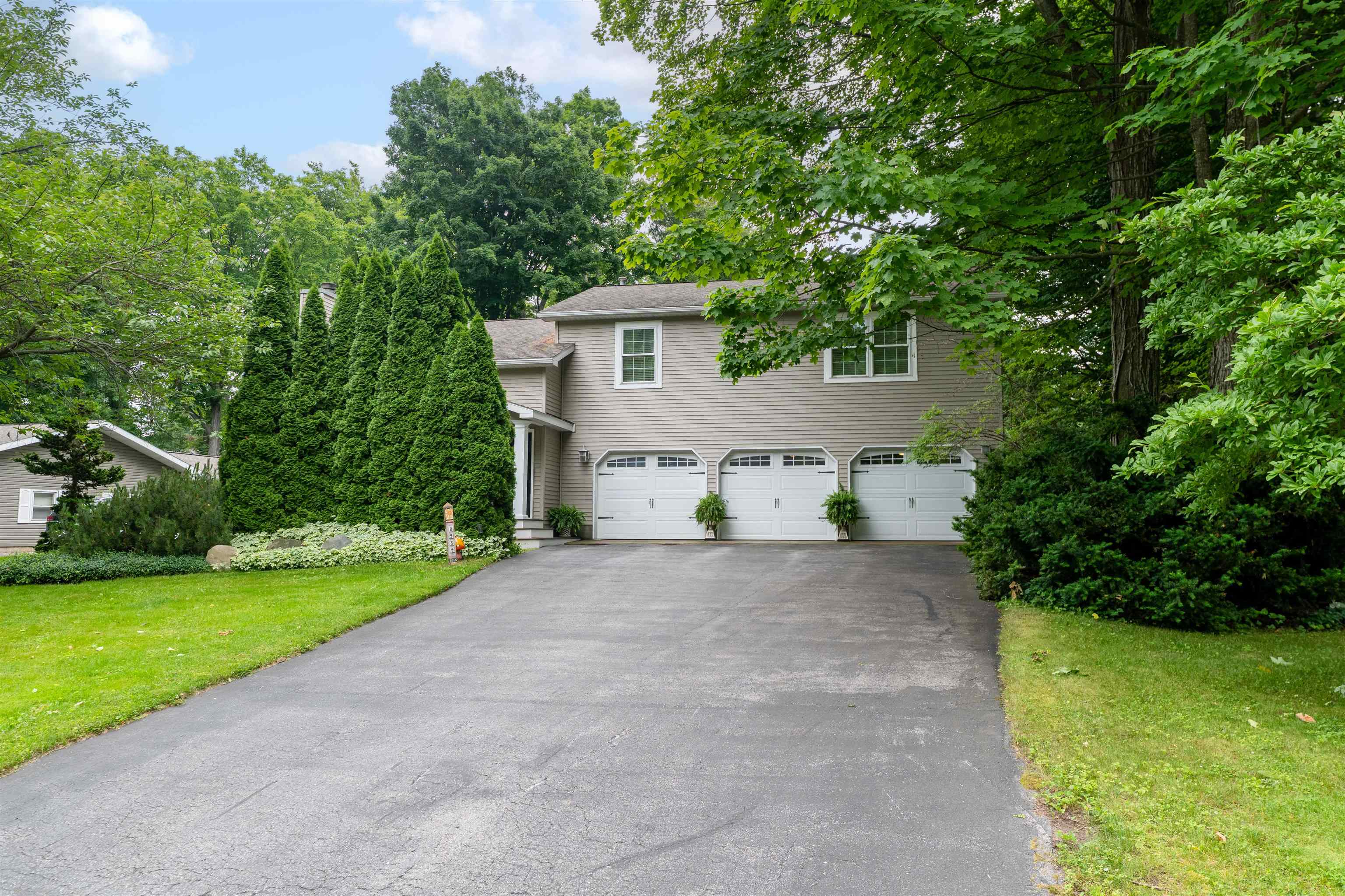 8934 Crockett Road Williamsburg, MI 49690 - Photo 5 of 29