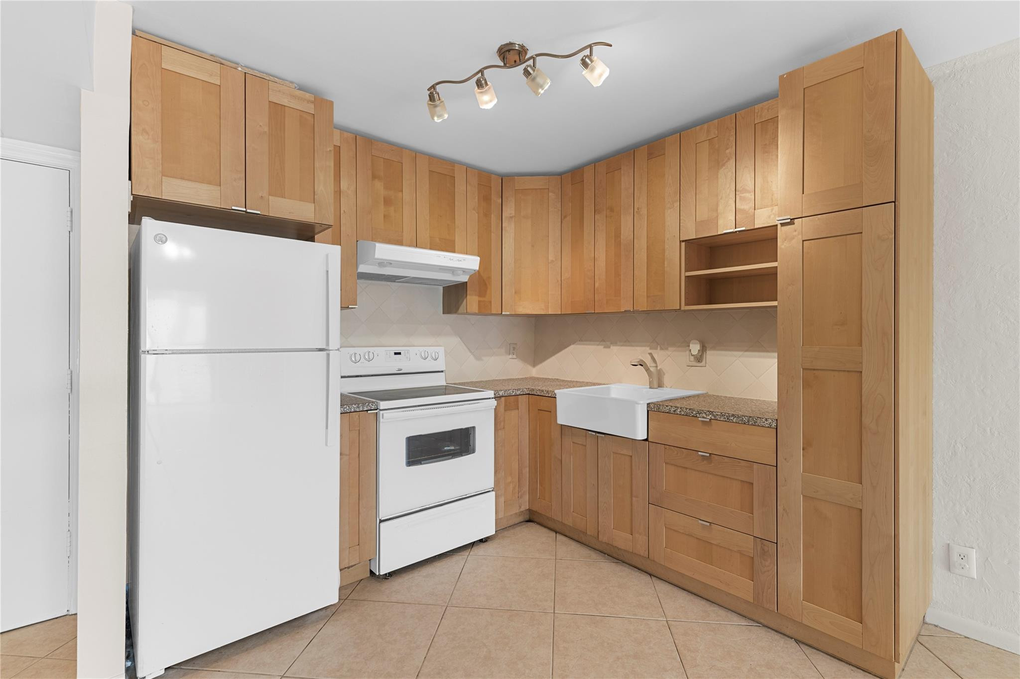 101 East McNab Road, Unit 112 Pompano Beach, FL 33060 - Photo 5 of 19 Photo 5