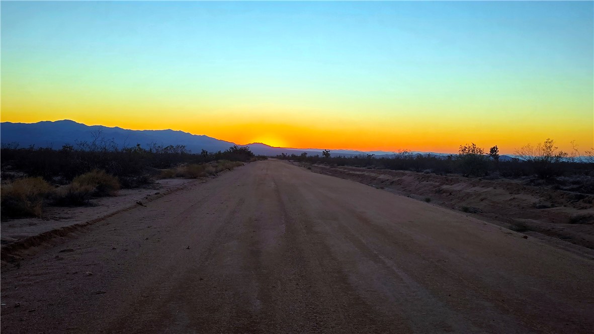255 South Dead Eye Road Yucca, AZ 86438 - Photo 12 of 17 View