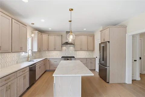 $1,200,000 | 413 New River Road, Lincoln, RI 02838