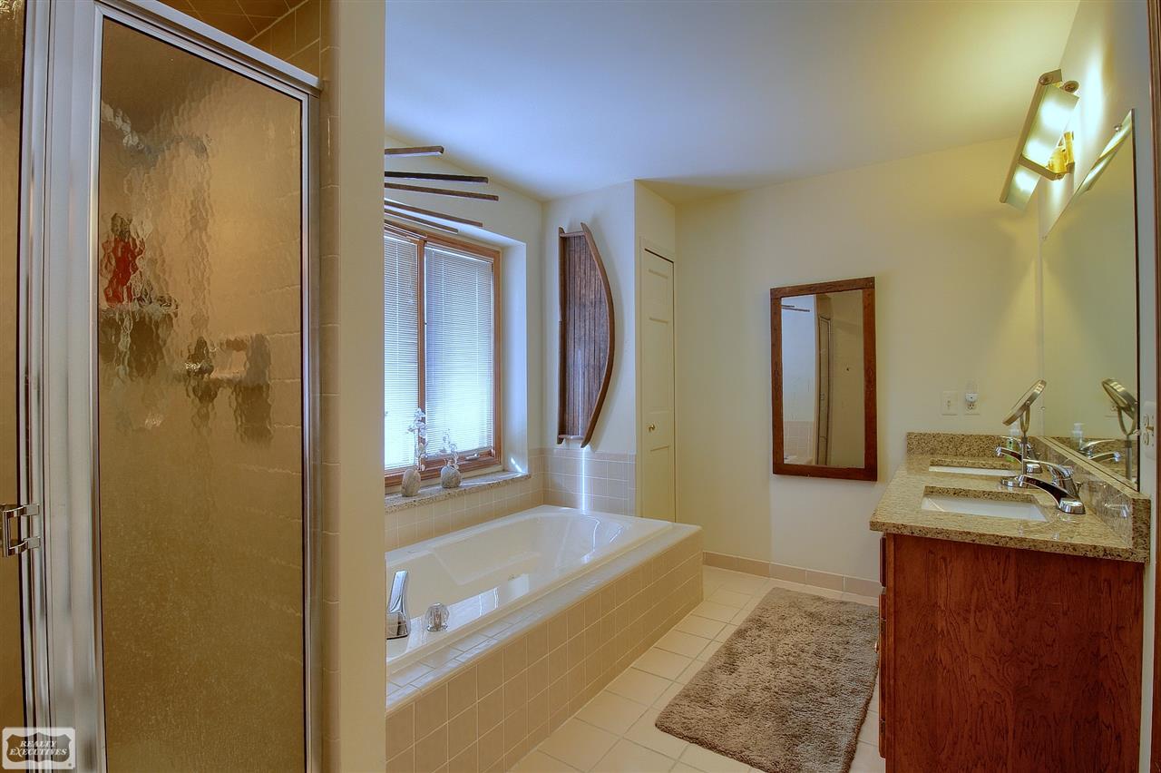 54285 Ridgeview Drive Utica, MI 48316 - Photo 24 of 42 31370101-23.JPG