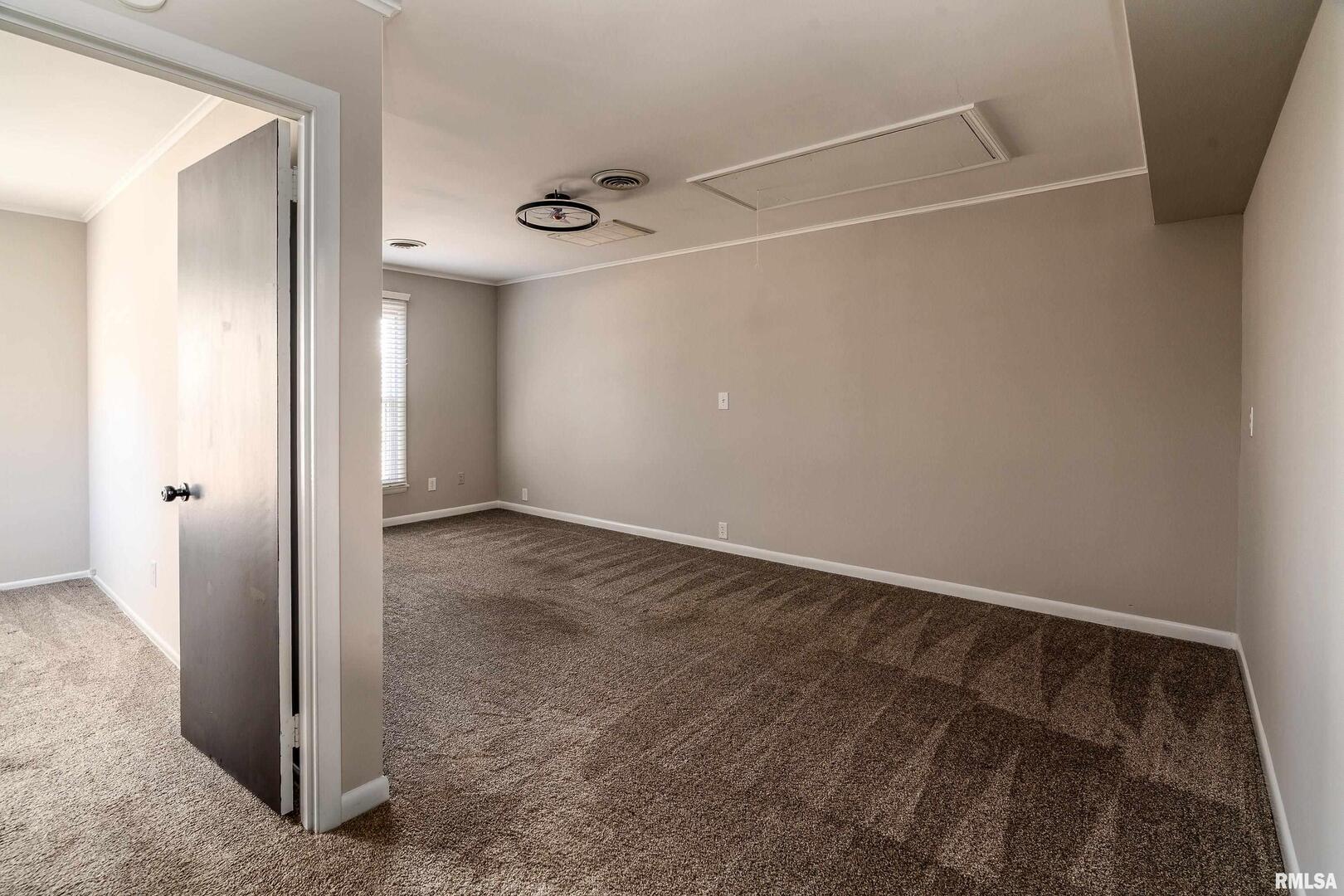 203 Fairway Vista Road Murphysboro, IL 62966 - Photo 14 of 44 an empty room with a empty space