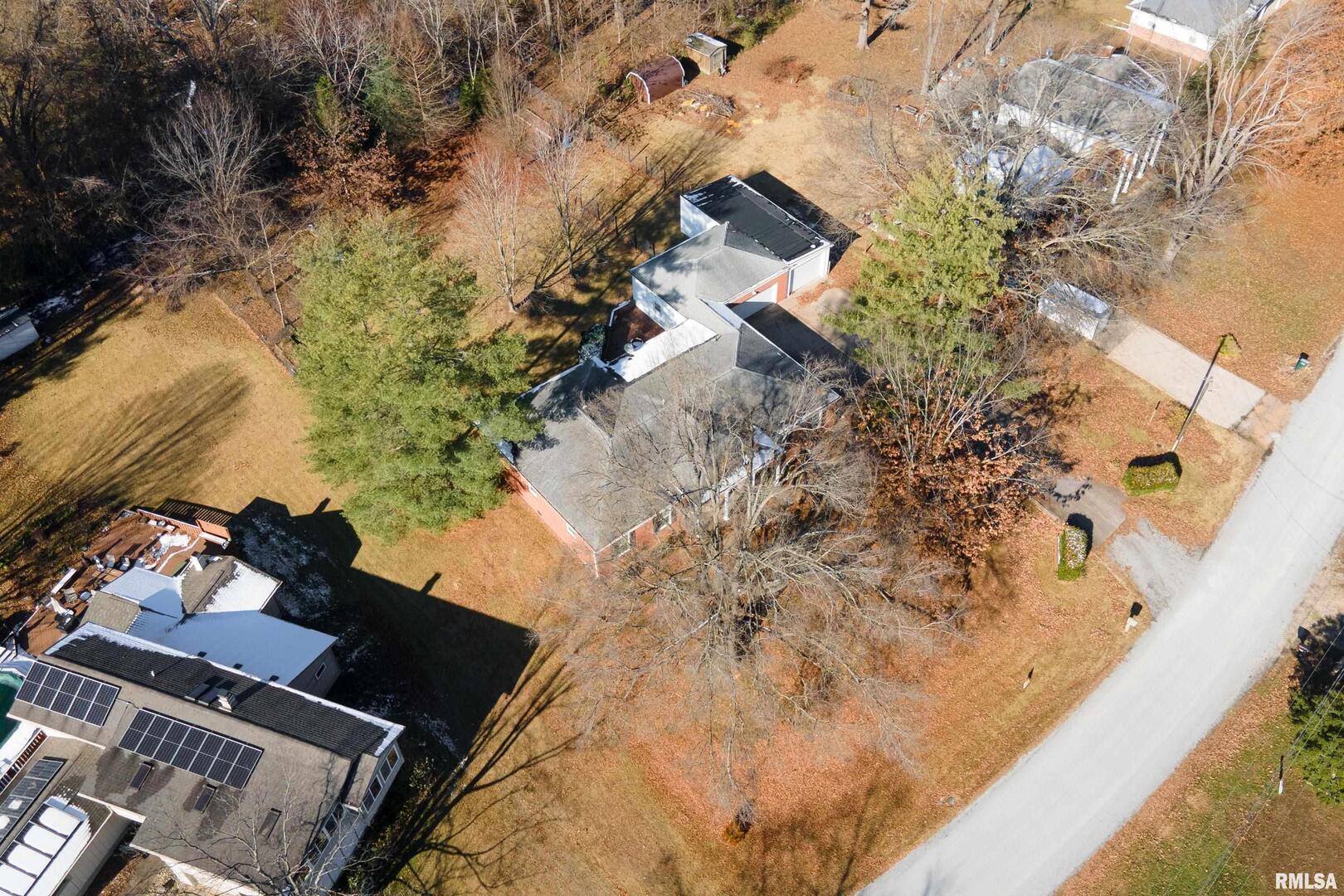 203 Fairway Vista Road Murphysboro, IL 62966 - Photo 41 of 44 an aerial view of house with yard