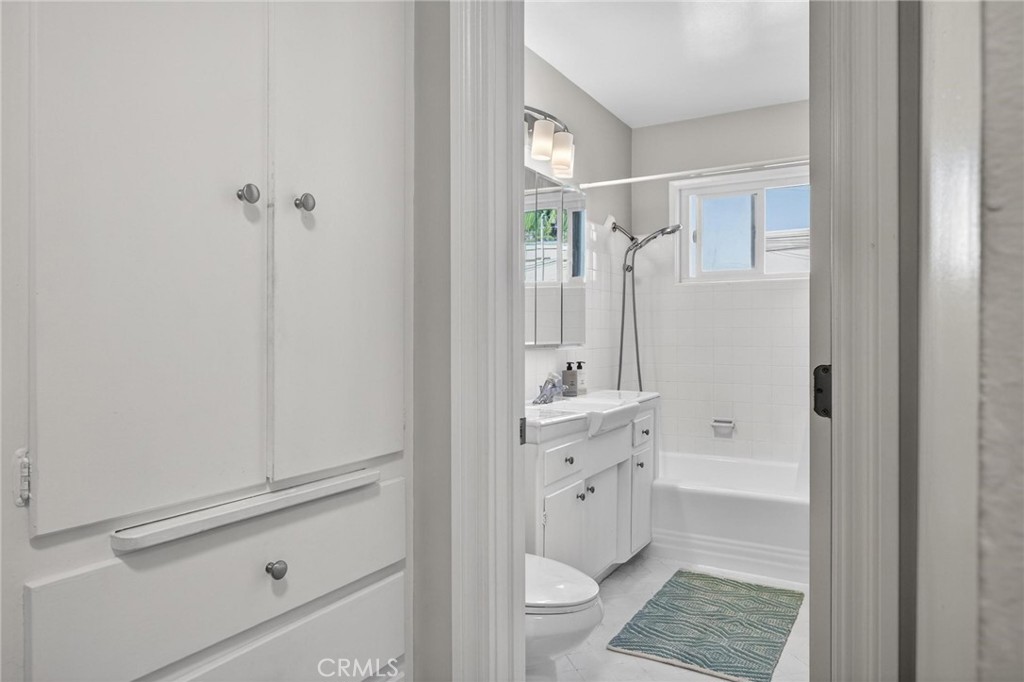 1057 East Appleton Street, Unit 10 Long Beach, CA 90802 - Photo 4 of 19