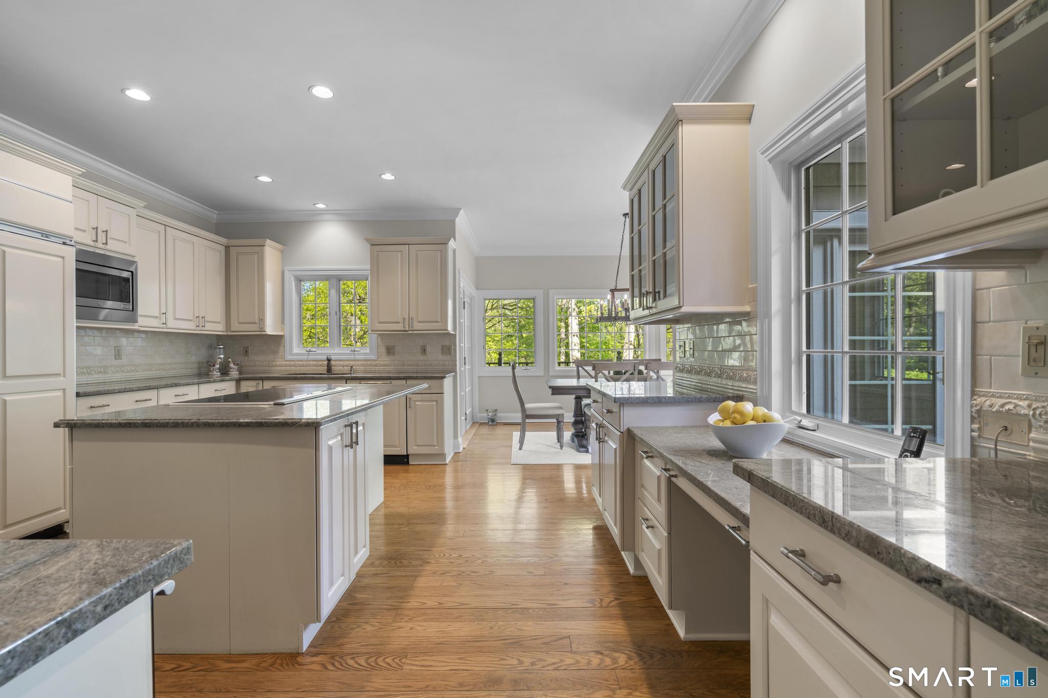 324 Nod Hill Road Wilton, CT 06897 - Photo 6 of 39