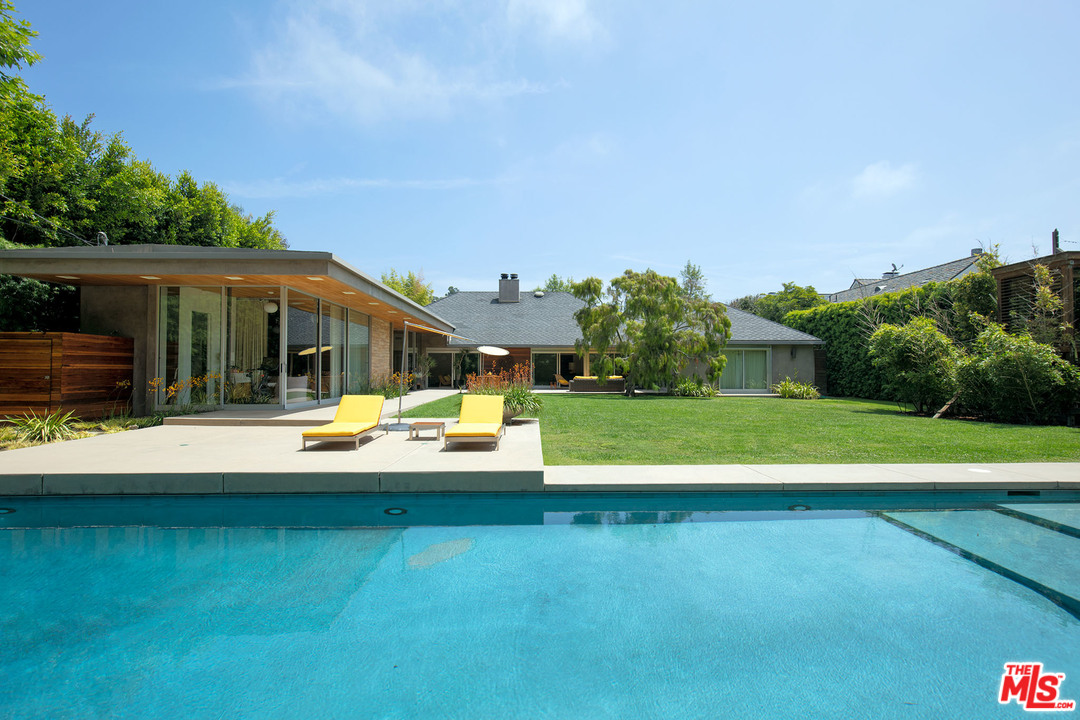 431 Homewood Road Los Angeles, CA 90049 - Photo 1 of 27