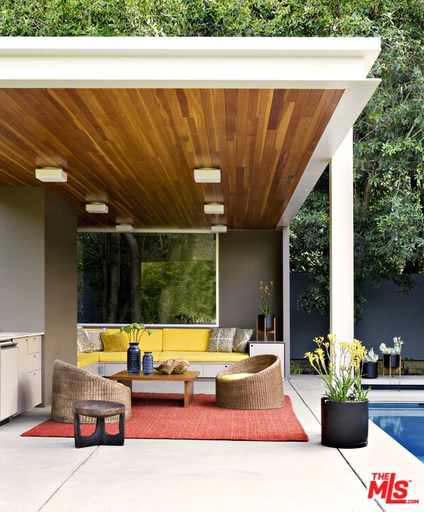 431 Homewood Road Los Angeles, CA 90049 - Photo 23 of 27