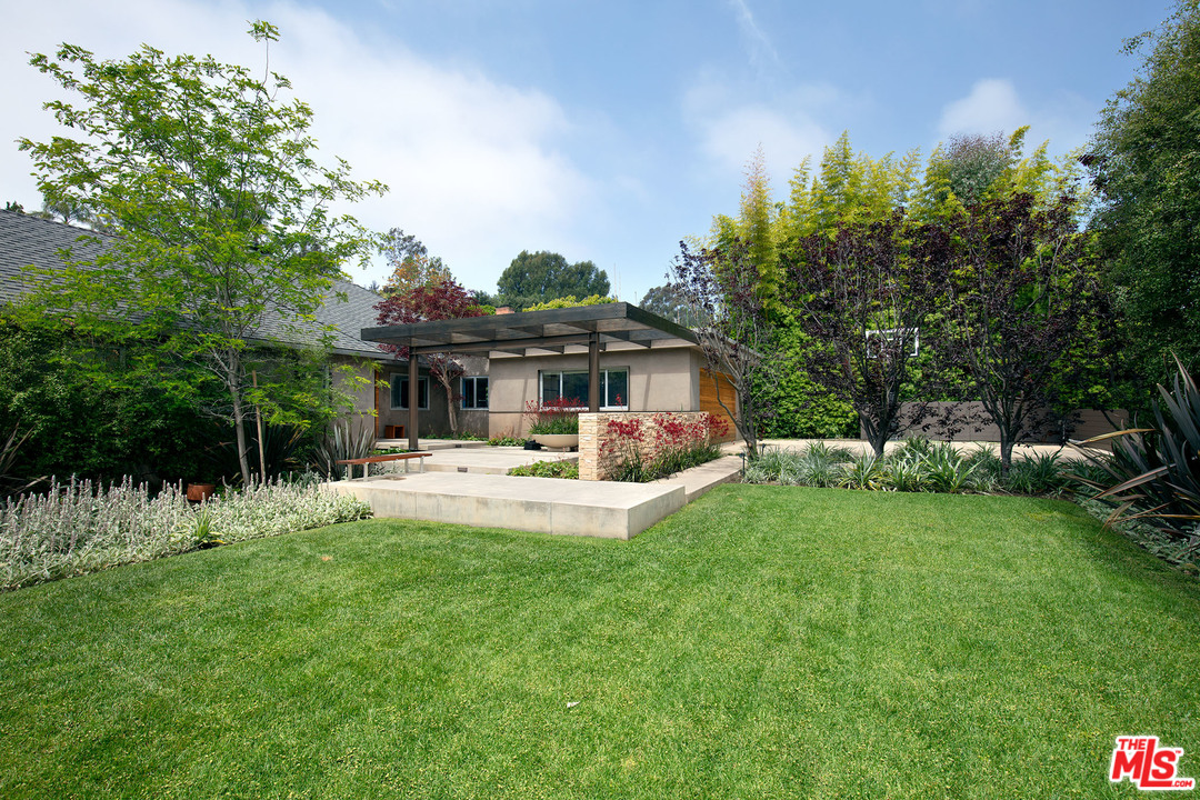 431 Homewood Road Los Angeles, CA 90049 - Photo 4 of 27