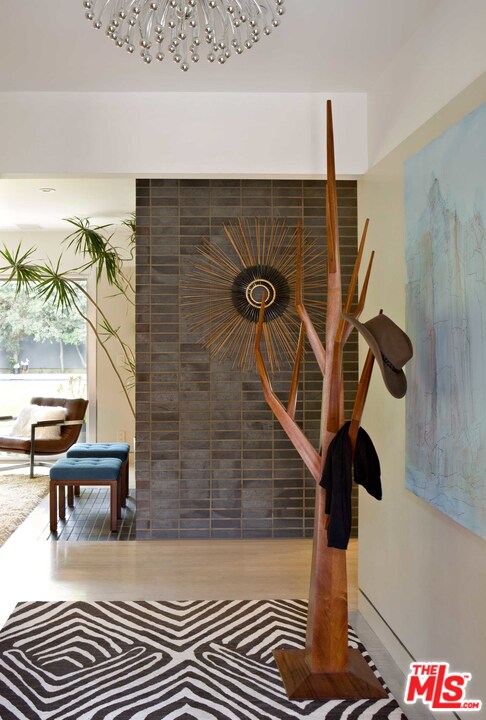 431 Homewood Road Los Angeles, CA 90049 - Photo 7 of 27