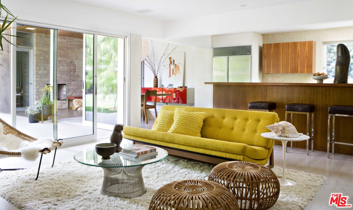 431 Homewood Road Los Angeles, CA 90049 - Photo 10 of 27