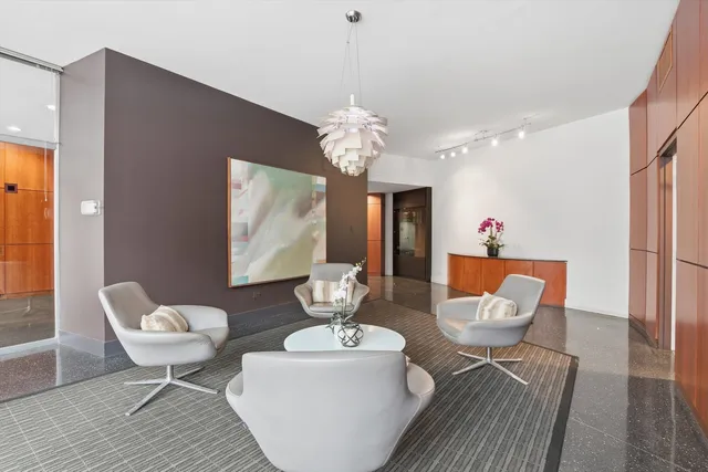 $315,000 | 3100 North Lake Shore Drive, Unit 301, Chicago, IL 60657