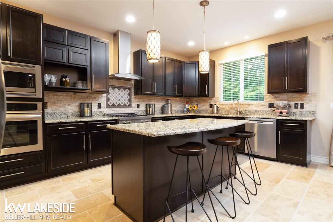 858 Monterey Ln. Rochester Hills, MI 48307 - Photo 8 of 44